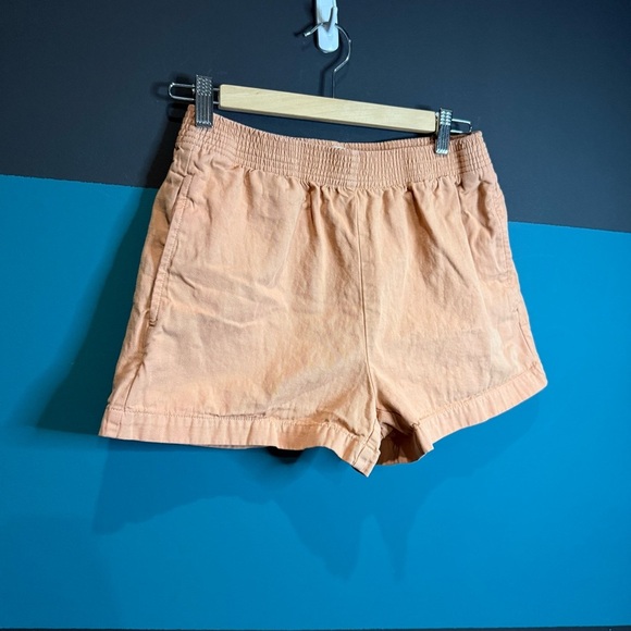 Aritzia Orange Shorts Relaxed Fit Nova 3" - Picture 3 of 12